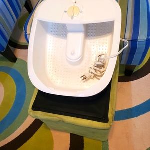 An amazing spa foot soakinf tub.